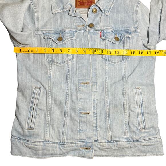SOLD Levi’s Lightwash Jean Jacket Size Small - Picture 5 of 12